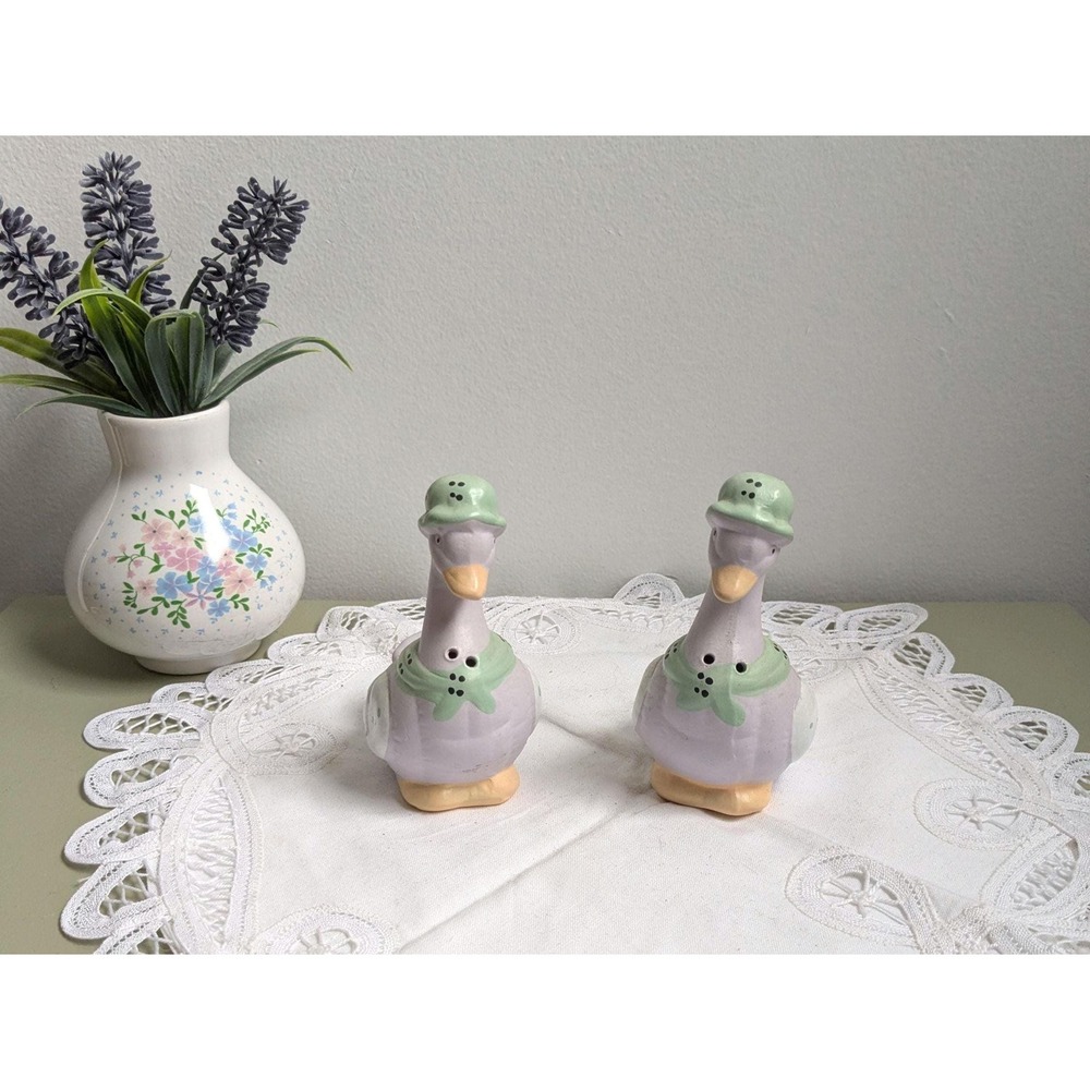 Vintage Goose Salt and Pepper Shakers Pastel Ceramic Bird Set Cottagecore